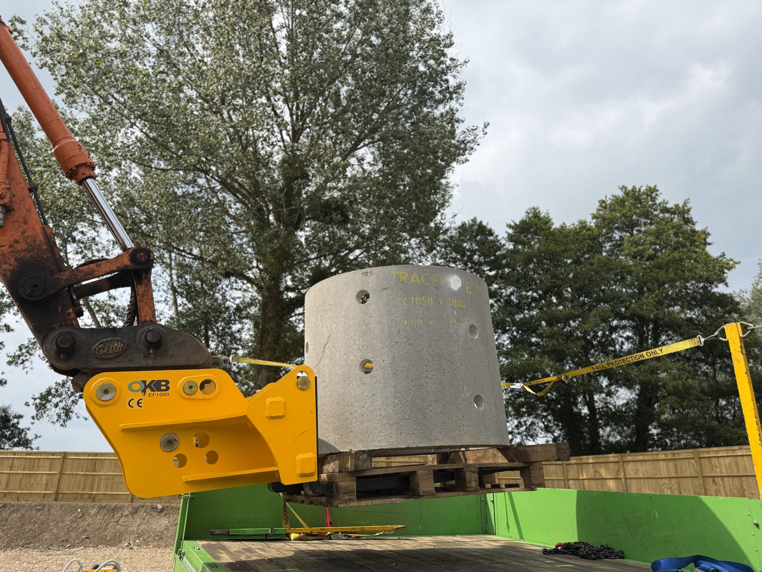 EF1000-unloading-4-scaled